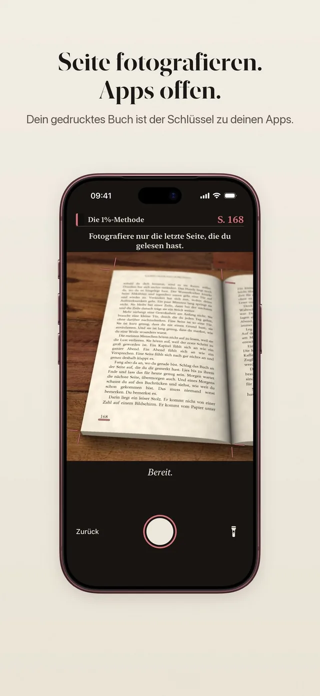 ReadFirst-Kamera über einem gedruckten Buch: Die letzte gelesene Seite fotografieren, dann gehen die Apps auf